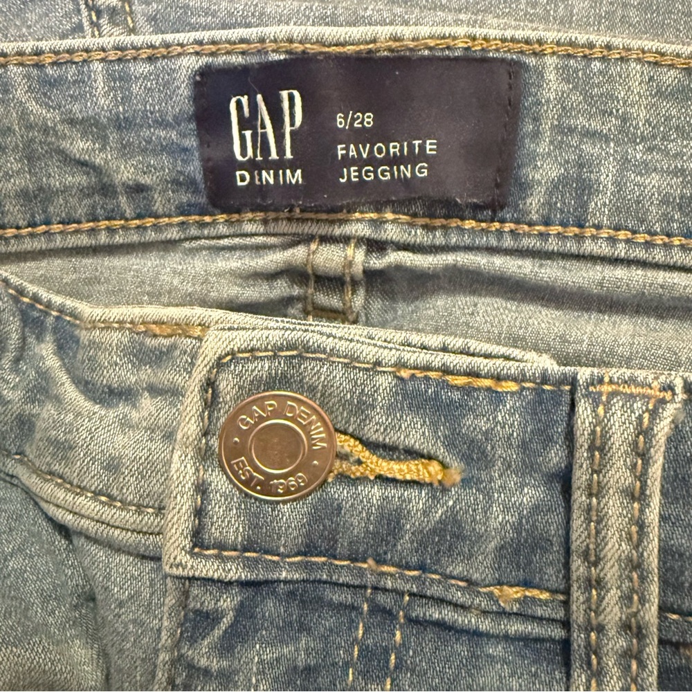 GAP Women's 6/28 Favorite Jegging Jeans - Picture 3 of 3